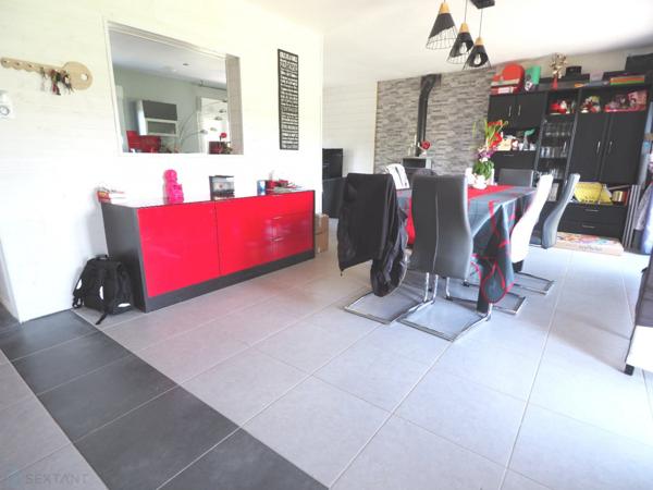 Maison 4 chambres + petit bureau sur sous-sol Complet