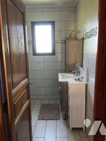 A VENDRE : Aux portes de GOURDON (Lot - 46), maison d'habitation avec tout confort, sur un  bea...