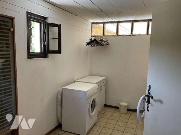 A VENDRE : Aux portes de GOURDON (Lot - 46), maison d'habitation avec tout confort, sur un  bea...