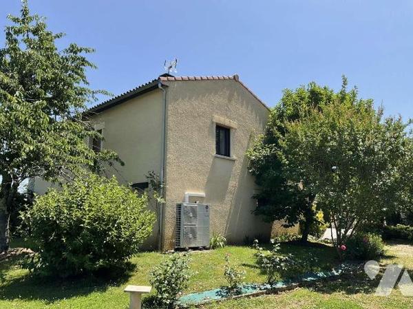 A VENDRE : Aux portes de GOURDON (Lot - 46), maison d'habitation avec tout confort, sur un  bea...