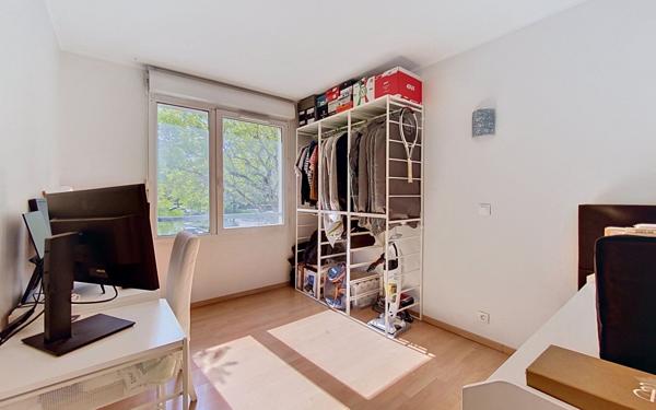 Appartement à vendre    3 pièces • 61,15 m2 Guyancourt