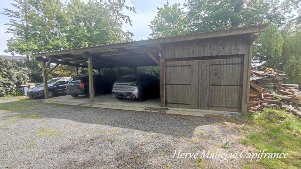Magnifique longère de caractère proche FÉCAMP de 212 m² sur un terrain de 4500 m² avec étang ,garage et dépendance. 5 Chambres.