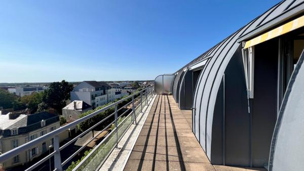 Rooftop - Résidence de standing - plein centere - 119 m² - La Roche-sur-Yon- Double balcon + garage + cave