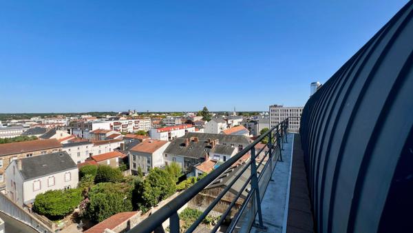 Rooftop - Résidence de standing - plein centere - 119 m² - La Roche-sur-Yon- Double balcon + garage + cave