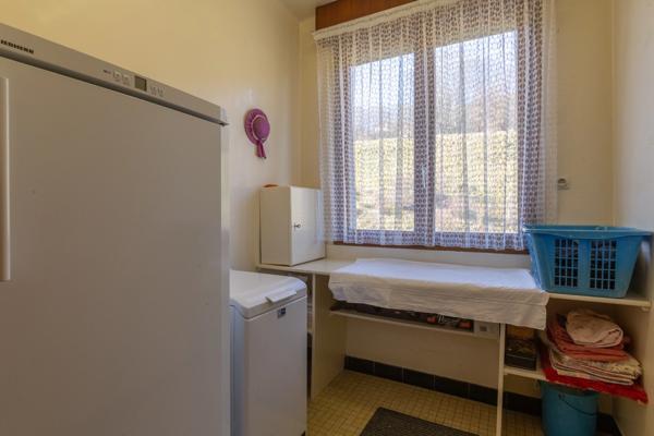 RUPT SUR MOSELLE (88)A vendre propriété T 10 pièces de 195m² sur sous sol + 4 box à chevaux +rucher, terrain 3.6 hectares.