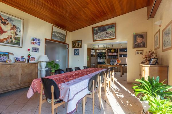 RUPT SUR MOSELLE (88)A vendre propriété T 10 pièces de 195m² sur sous sol + 4 box à chevaux +rucher, terrain 3.6 hectares.