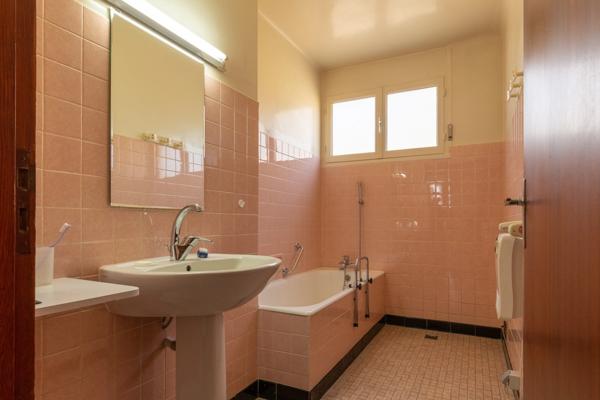 RUPT SUR MOSELLE (88)A vendre propriété T 10 pièces de 195m² sur sous sol + 4 box à chevaux +rucher, terrain 3.6 hectares.