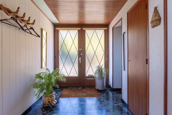 RUPT SUR MOSELLE (88)A vendre propriété T 10 pièces de 195m² sur sous sol + 4 box à chevaux +rucher, terrain 3.6 hectares.