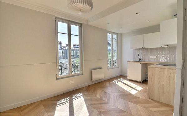 Appartement à vendre    3 pièces • 46,15 m2 Paris 20