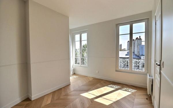 Appartement à vendre    3 pièces • 46,15 m2 Paris 20