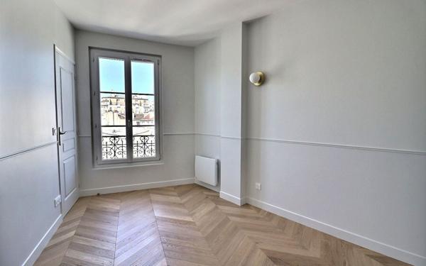 Appartement à vendre    3 pièces • 46,15 m2 Paris 20