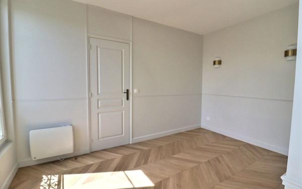 Appartement à vendre    3 pièces • 46,15 m2 Paris 20