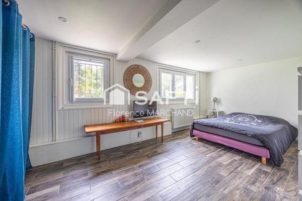 Grande maison familiale avec superbe jardin, piscine et terrain constructible !