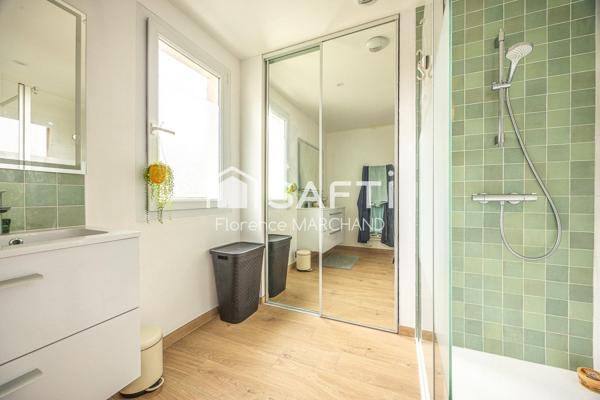 Grande maison familiale avec superbe jardin, piscine et terrain constructible !