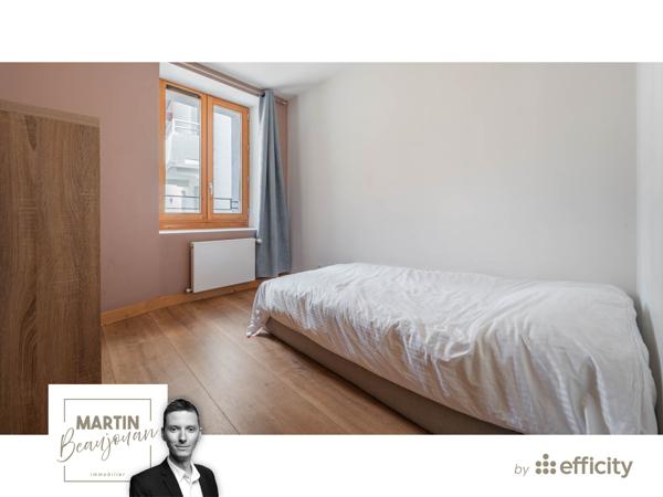 Appartement
         4 pièces
        - 69 m² Bien prestige 690 000 €*