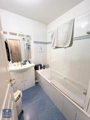 Appartement à louer 2 pièces 44.49m² Niort (79000)