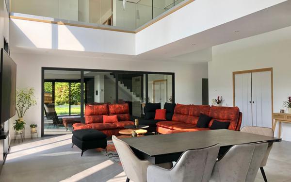 Maison à vendre    6 pièces • 352 m2 Octeville-sur-Mer