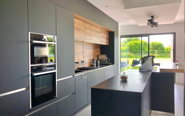 Maison à vendre    6 pièces • 352 m2 Octeville-sur-Mer