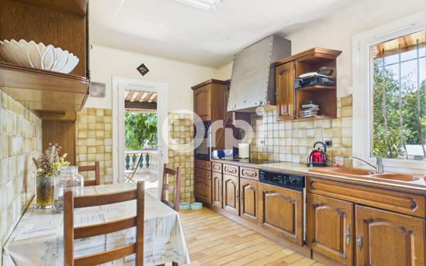 Maison à vendre    8 pièces • 280 m2 Mandelieu-la-Napoule