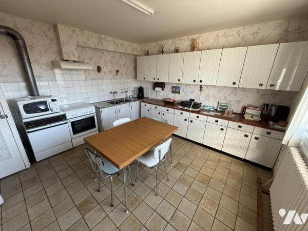 Maison en coeur de bourg au calme et avec vue dégagée