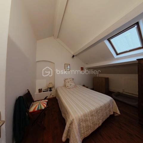 Immeuble commercial de 1 665 m²