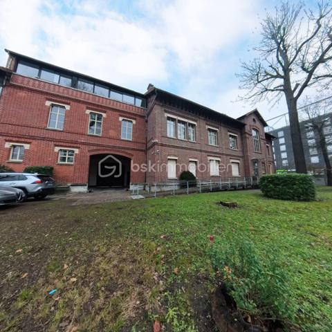 Immeuble commercial de 1 665 m²