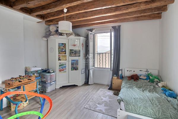 Maison Chanteloup Les Vignes 6 pièce(s) 180 m2 449 000 € **  - Référence  909