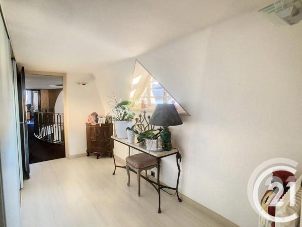Maison à vendre  7 pièces - 237 m 2   THIAIS  - 94