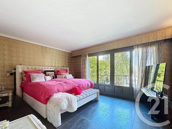 Maison à vendre  7 pièces - 237 m 2   THIAIS  - 94