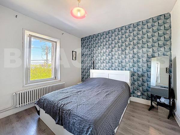 maison sur mont-saint-martin