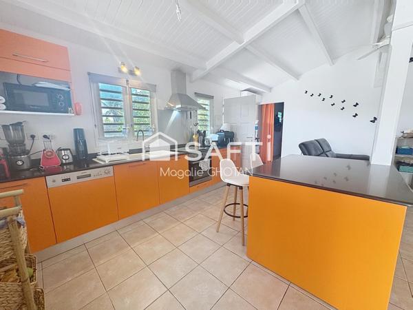 Chaleureuse villa et piscine sur un terrain de 890m2 à Anse Bertrand