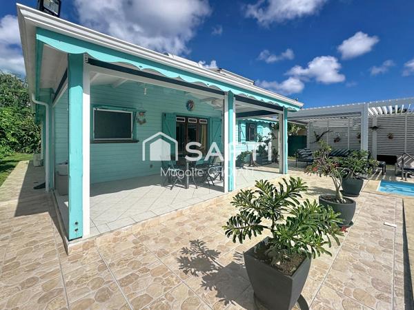 Chaleureuse villa et piscine sur un terrain de 890m2 à Anse Bertrand