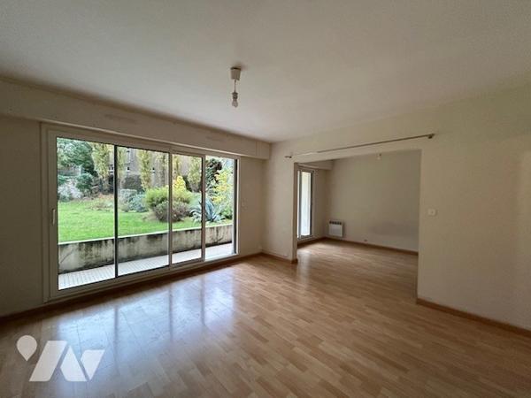 MELLINET - T2 en Rez-de-Chaussée donnant sur l'arrière de l'immeuble au Calme et sans vis-à-vis.