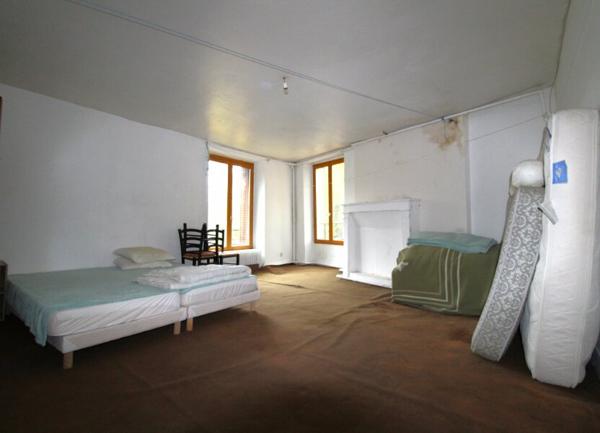 Maison à vendre    3 pièces • 89 m2 Jouy-le-Châtel