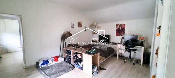 MAISON ATYPIQUE DANS COEUR DE VILLAGE