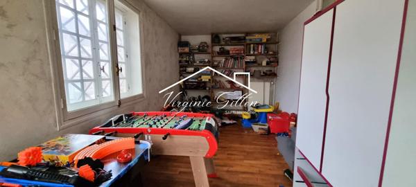 MAISON ATYPIQUE DANS COEUR DE VILLAGE