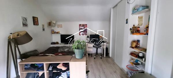 MAISON ATYPIQUE DANS COEUR DE VILLAGE