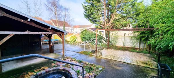 MAISON ATYPIQUE DANS COEUR DE VILLAGE