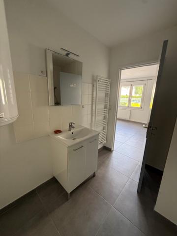 Charmant appartement duplex de 42 m² avec 2 places de parking à CRECY LA CHAPELLE