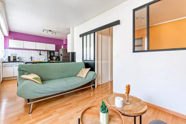Vente                                                      Appartement
                        
                     2 pièces                      40 m2                     à Lagny-sur-Marne