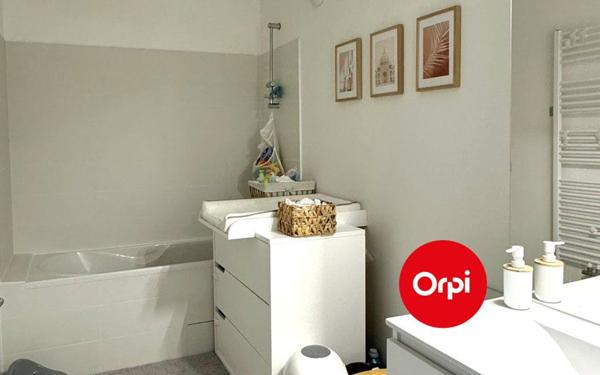 Appartement à louer    4 pièces • 79,45 m2 Saint-Priest