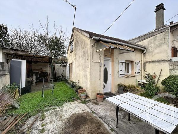 Maison à vendre  2 pièces - 37 m 2   STAINS  - 93
