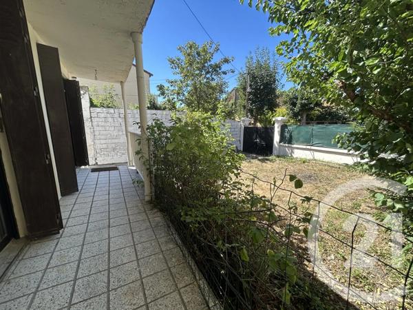 Maison à vendre  2 pièces - 37 m 2   STAINS  - 93