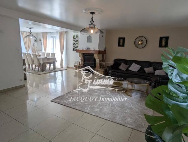 Vente immobilière : Maison à Halluin  7 pièces 212 m² 500 000 €- Jacquot Immobilier.