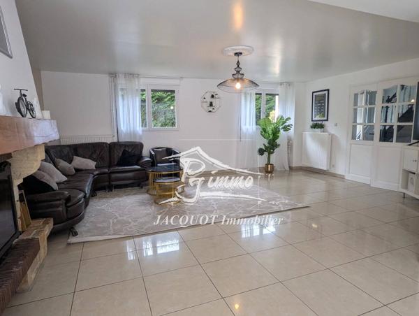 Vente immobilière : Maison à Halluin  7 pièces 212 m² 500 000 €- Jacquot Immobilier.