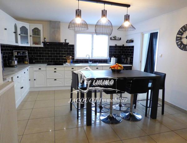 Vente immobilière : Maison à Halluin  7 pièces 212 m² 500 000 €- Jacquot Immobilier.
