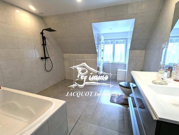 Vente immobilière : Maison à Halluin  7 pièces 212 m² 500 000 €- Jacquot Immobilier.