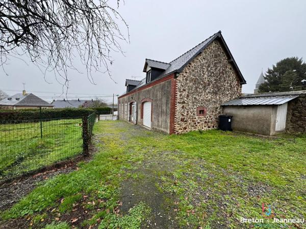 Maison en pierres à Loiron-Ruillé