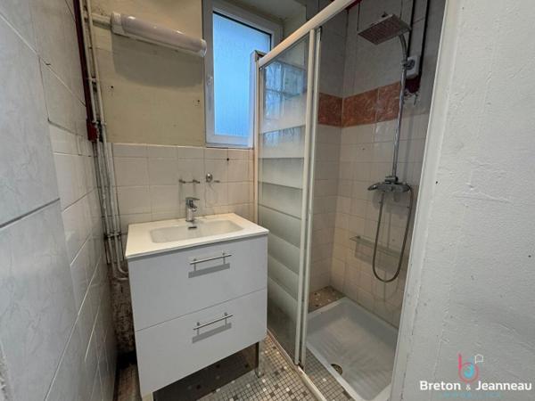 Maison en pierres à Loiron-Ruillé