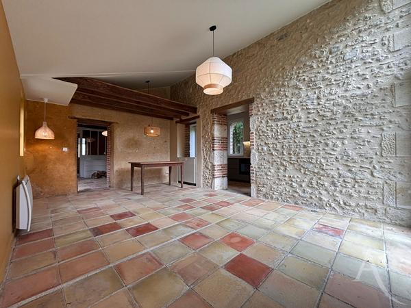 Maison rénovée au coeur du domaine du Château de Maupas Morogues